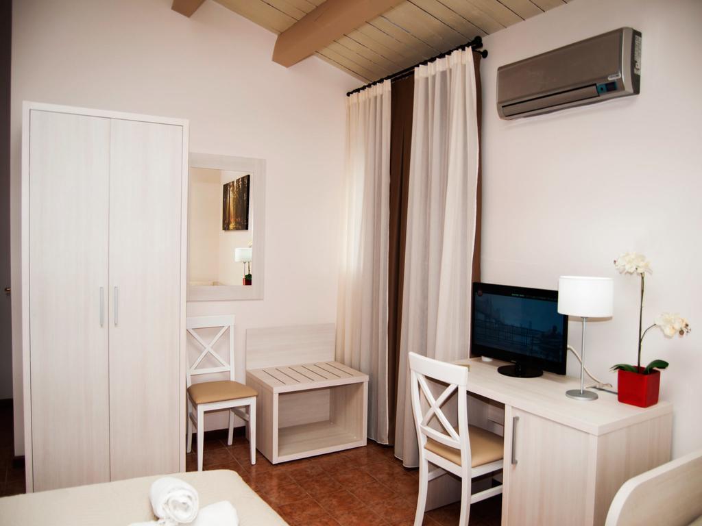 Hostal Torre Di Renda Piazza Armerina Exterior foto