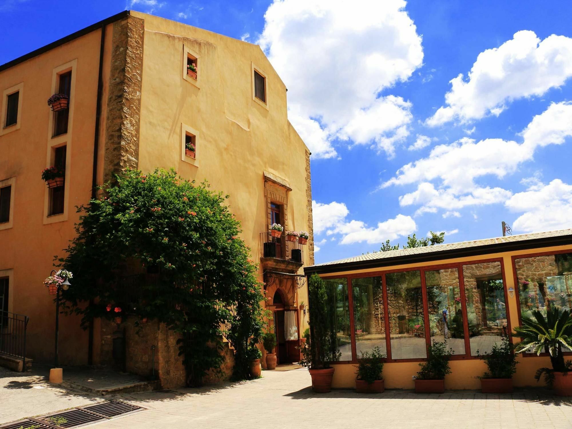 Hostal Torre Di Renda Piazza Armerina Exterior foto